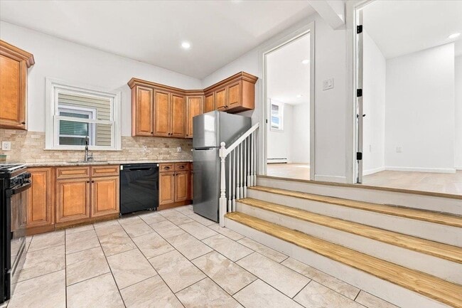 Building Photo - 149 37th St