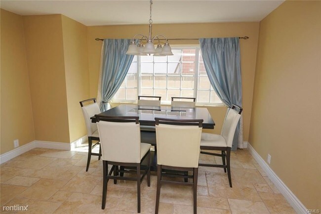 Foto del edificio - 5 br, 3 bath House - 13162 Silver Birch Dr