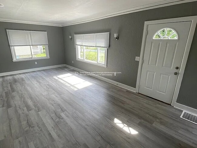 Building Photo - 3502 N El Vista Ave