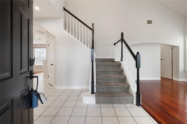 Building Photo - 15916 Two Rivers Cove