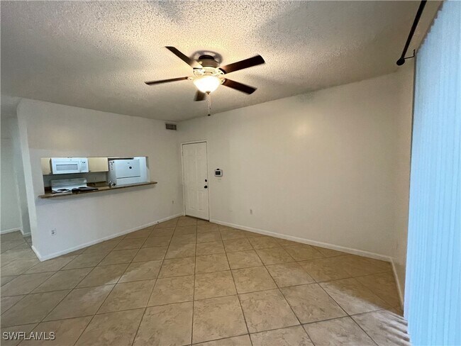 Foto del edificio - 1170 Reserve Way