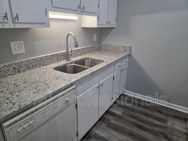 Foto del edificio - 2929 Selena Dr