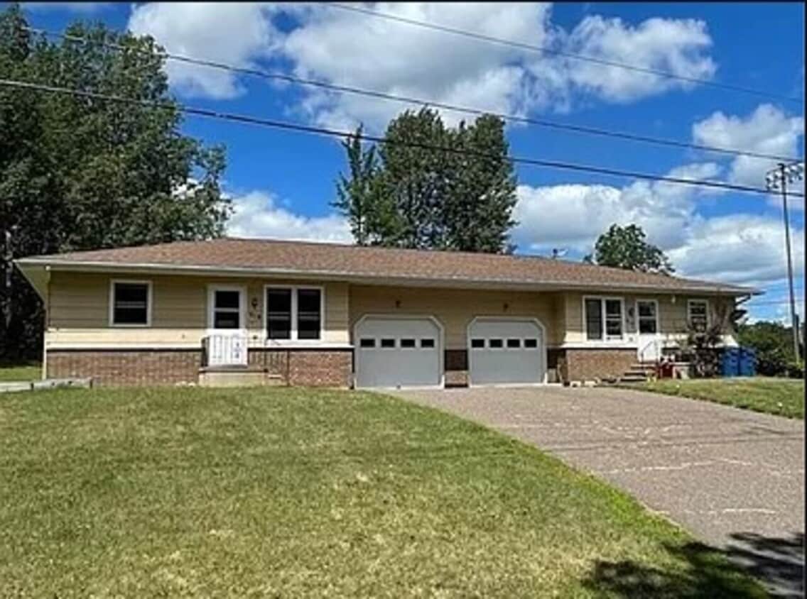 916918 Michigan St Unit 916, Spooner, WI 54801 Condo for Rent in