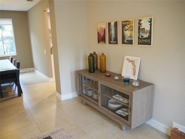 Building Photo - 1535 Sandpiper Cir