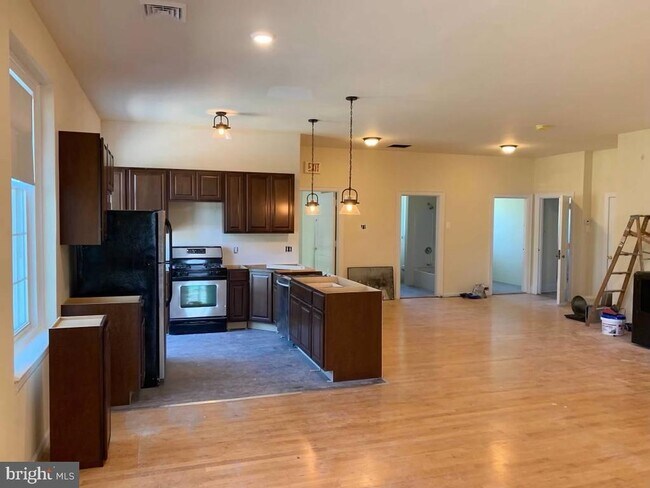 Foto del edificio - 100 W Merchant St