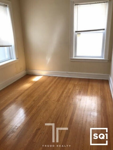 Building Photo - 5200 N Leavitt St
