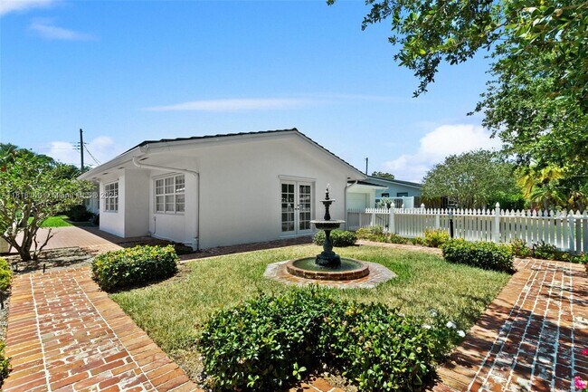 Building Photo - 2070 NE 54th Ct