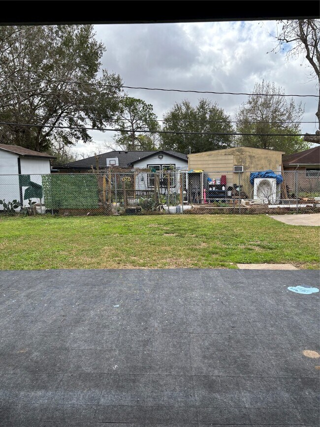 Foto del edificio - 4115 Tidewater Dr