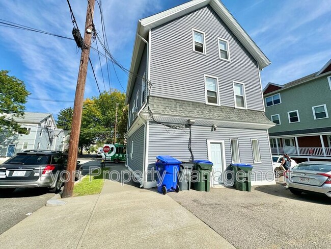 Building Photo - 194 Ives St