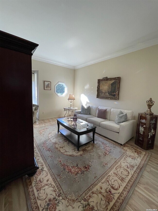 Foto del edificio - 63 Baycrest Ave