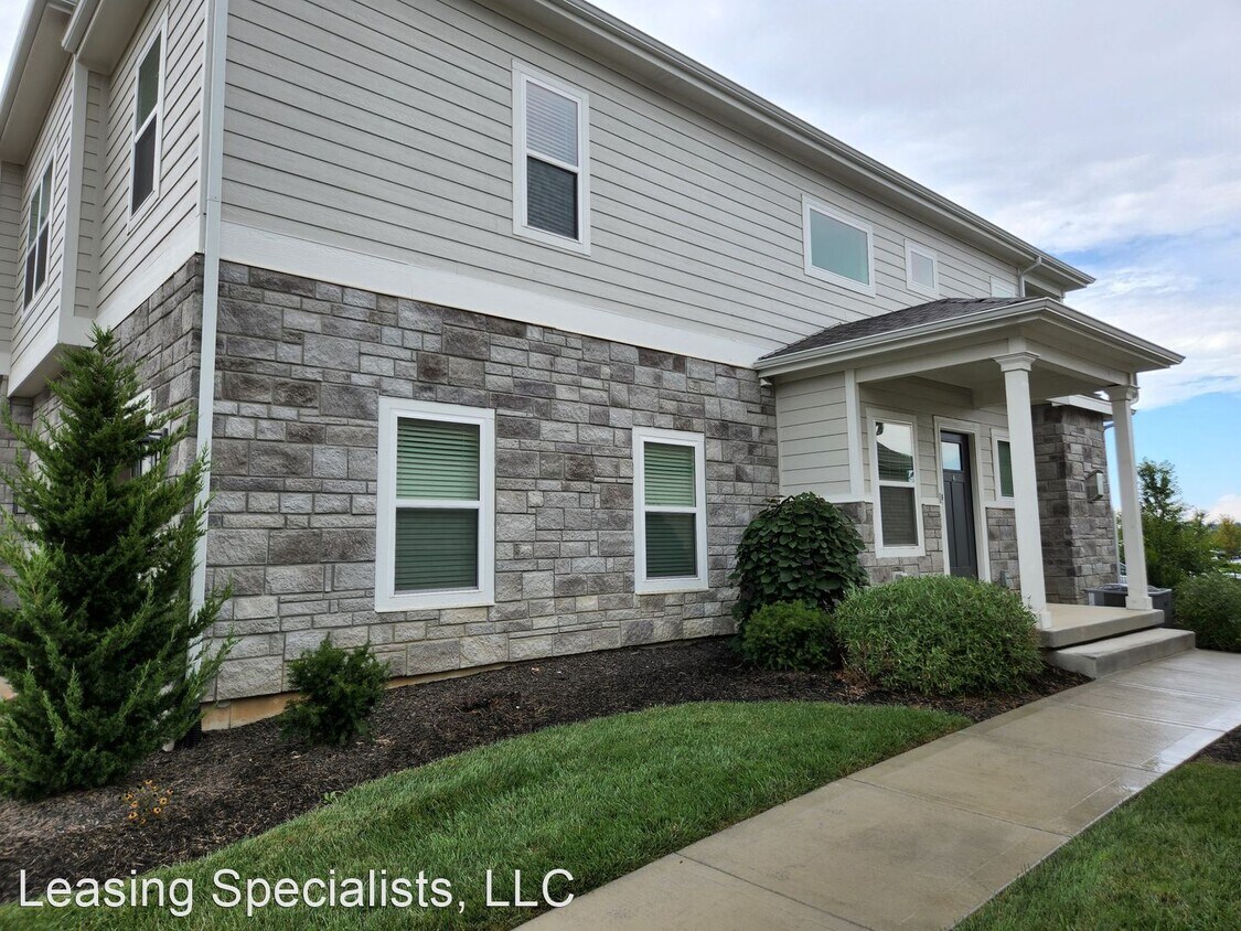 4 br, 3.5 bath House 6938 W 162nd Ct House Rental in Overland Park