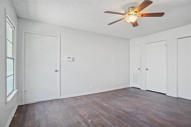 Building Photo - 213 Merritt St