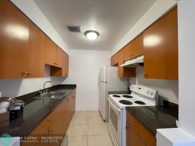 Building Photo - 2625 NW 68th Ave