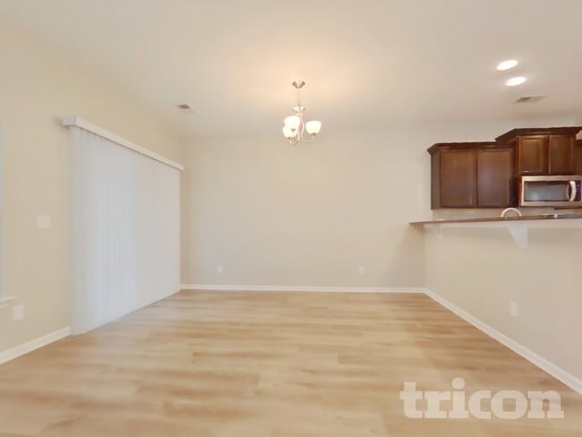 Building Photo - 209 Autumn Stroll Ct