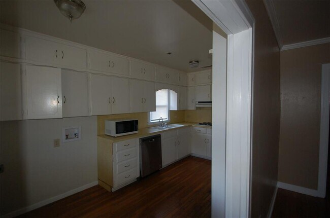 Building Photo - 4201 Birchman Ave