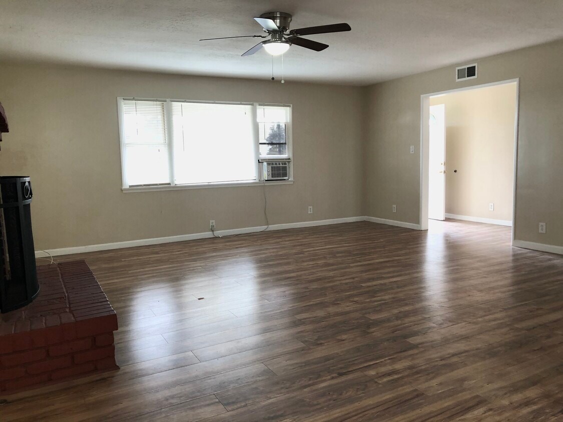 Foto principal - 5818 Pickering Ave