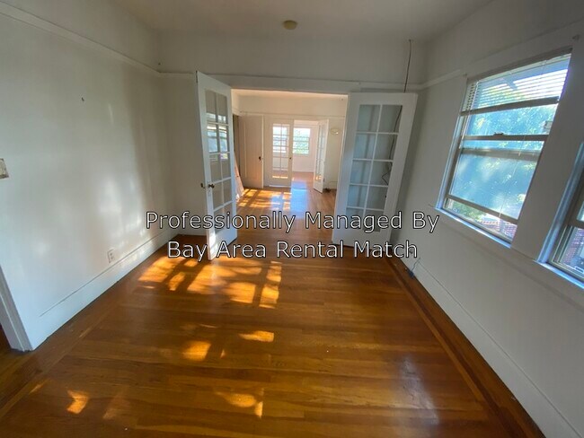 Building Photo - 1090 43rd St