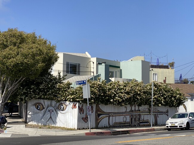 Building Photo - 2332 Abbot Kinney Blvd