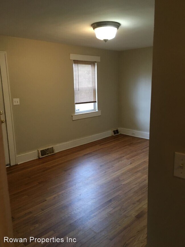 Building Photo - 2 br, 1 bath House - 145 Lilly Ave