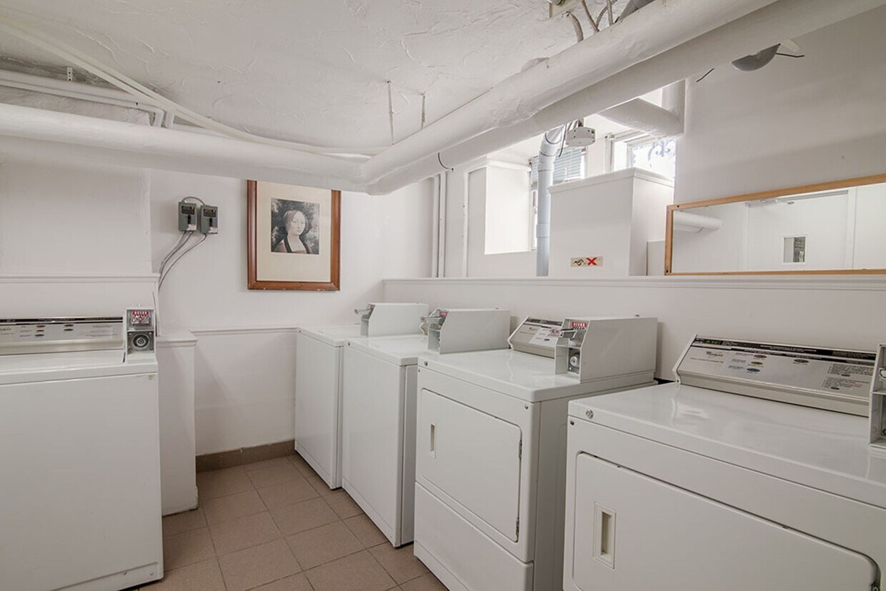 Building Photo - 1245 Rue St Marc