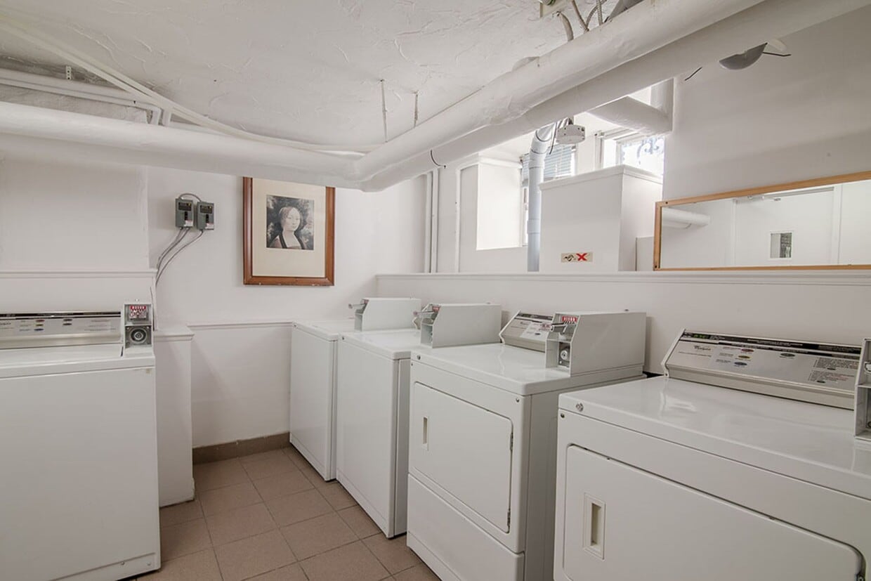 Photo du bâtiment - 1245 Rue St Marc
