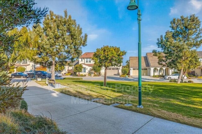 Foto del edificio - 480 Palisade Dr