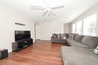 Building Photo - 6423 Austinville Dr