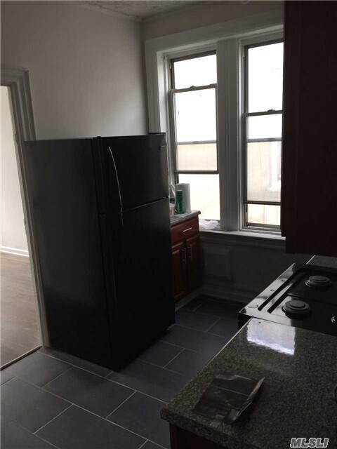 Foto del edificio - 381 E 95th St