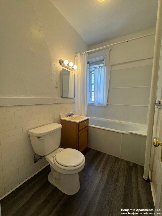 Building Photo - 3 Egremont Rd