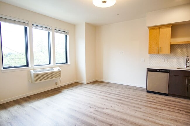 Photo - John's Landing-Modern, Spacious Studio Ready Soon! Apartment