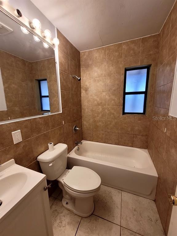 Building Photo - 3500 Beechwood Terrace