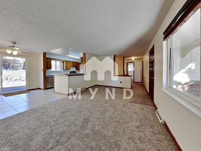 Building Photo - 4 br, 2 bath House - 775 S Braun St
