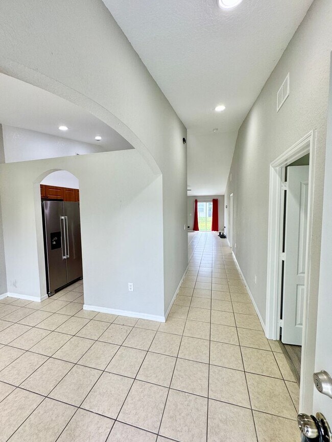 Foto del edificio - 4 Bedroom 2 Bath Home in Poinciana Village 3