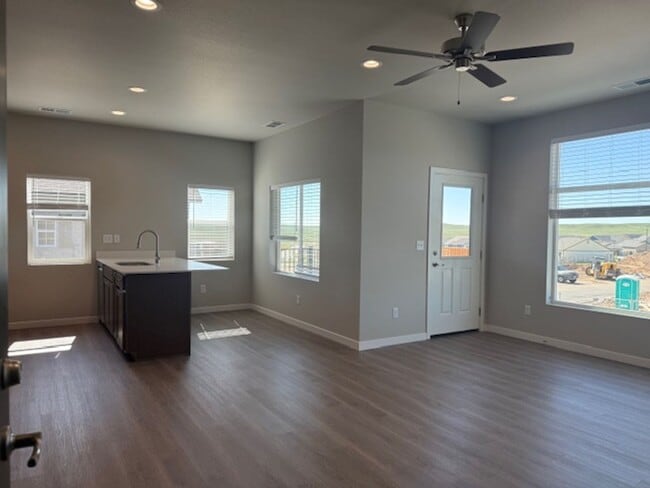 Building Photo - 1370 Howling Moon Wy