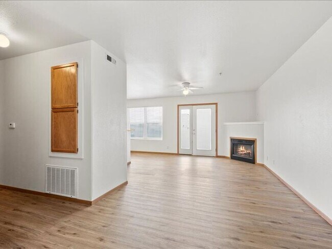 Foto del edificio - 6305 Chapel Hill Blvd