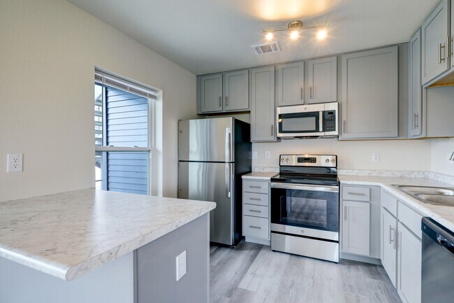 Building Photo - 155 Plez Morgan Dr