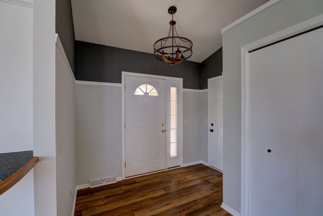 Building Photo - 2770 Sunflower Dr