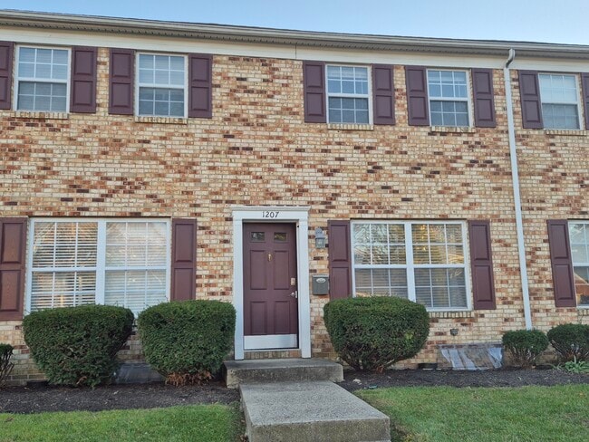 Building Photo - 1207 Weybridge Rd