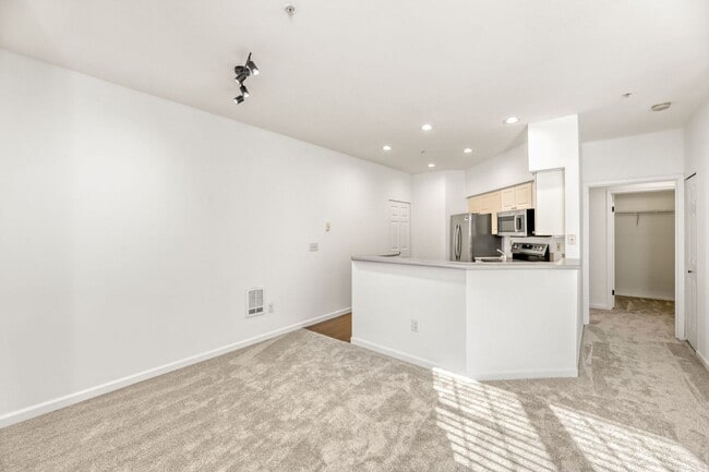 Foto del edificio - Well-Equipped 2 Bed 2 Bath Sonoma Villero Condo w/ Community Pool, Hot Tub & Exercise Room!