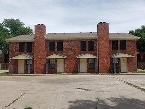 Building Photo - 644 S Rogers Rd