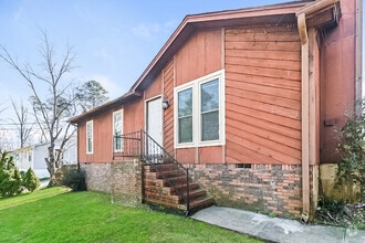 Building Photo - 370 Avon Cir