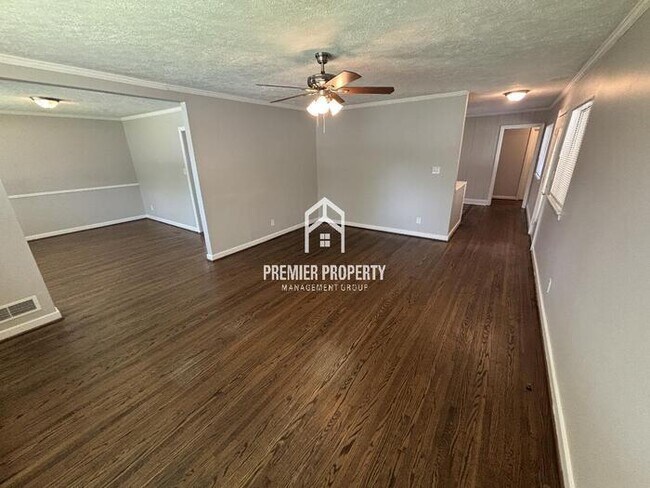 Foto del edificio - 521 Ferndale Rd