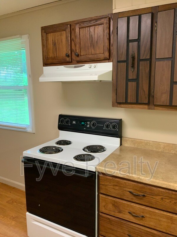 Foto del edificio - 501 Ocala Dr NE