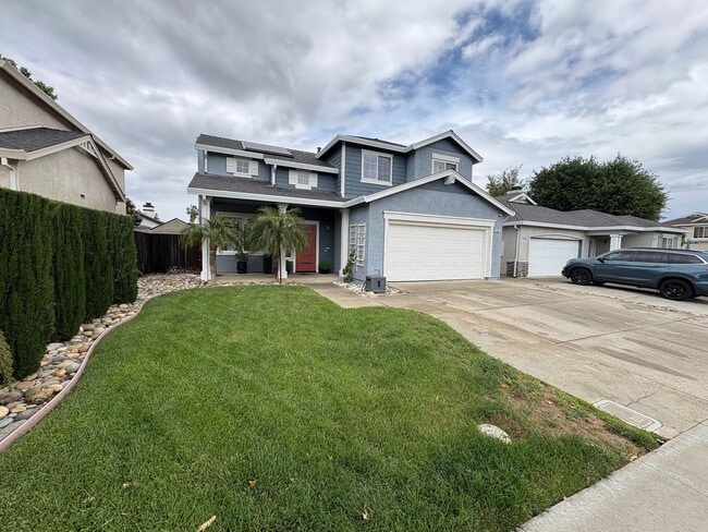 Building Photo - Beautiful 3 Bedroom 2.5 Bath Brentwood Home With SOLAR
