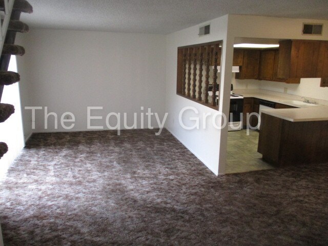 Foto del edificio - 2426 S Sallee St