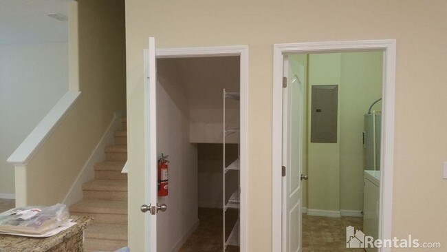 Building Photo - 14843 Evergreen Oak Loop