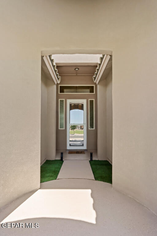 Building Photo - 4572 Marisabel Azcarate St