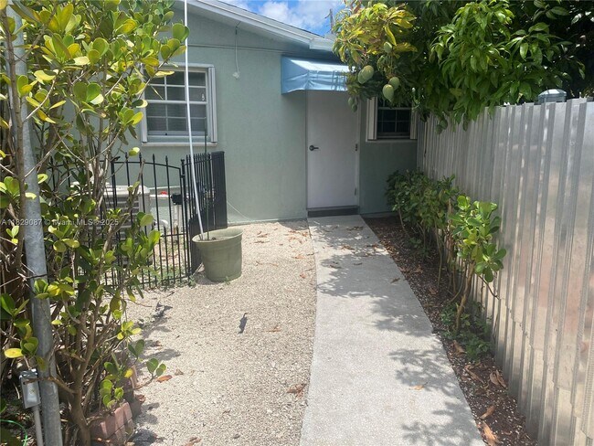 Foto del edificio - 7750 NW 5th St