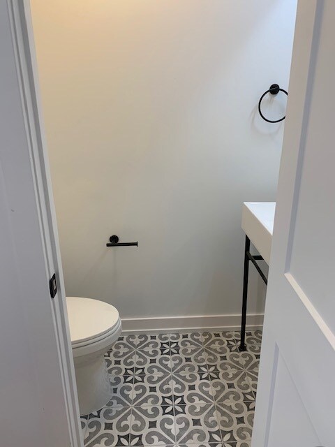 1/2 baño - 809 Main St
