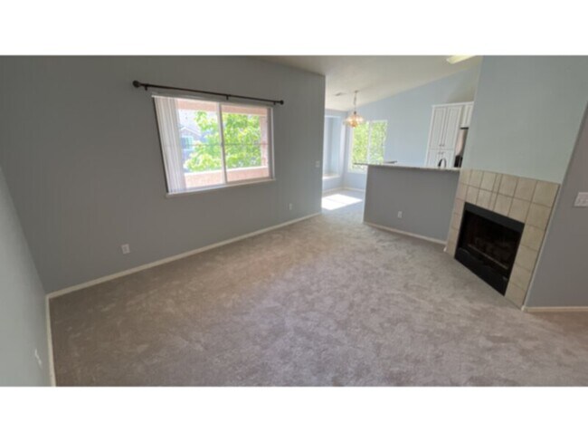Foto del edificio - Stunning Condo in Cheyenne Meadows